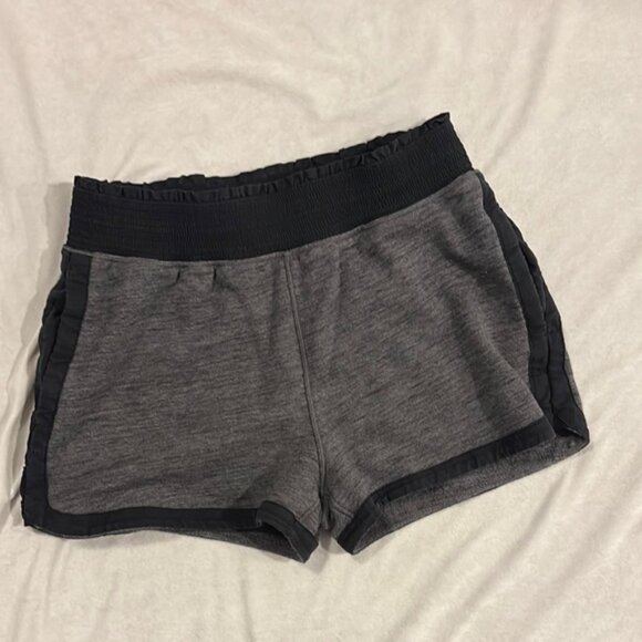 lululemon athletica Pants - Lululemon size 6 womens Gray and Black Casual Shorts